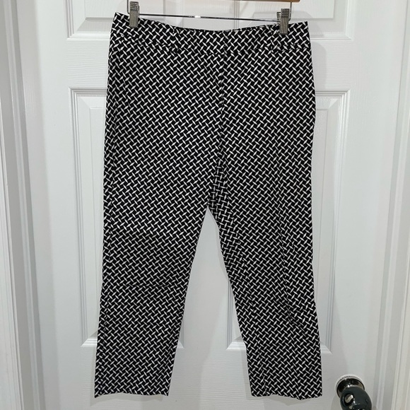 New York & Company Pants - New York & CO abstract pattern ankle length pants​​​​​​​​​​​
